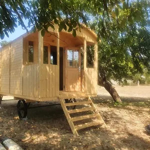https://la-roulhote-depote.midi-pyreneeshotels.com